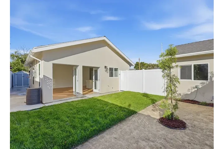 $1699 : Lomita California. 2217 254th image 3