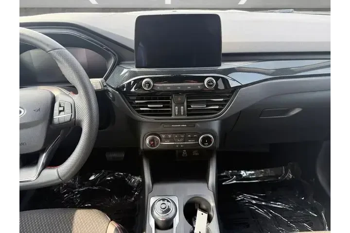 $21541 : Ford Escape 2025 ST-Line 4dr image 3