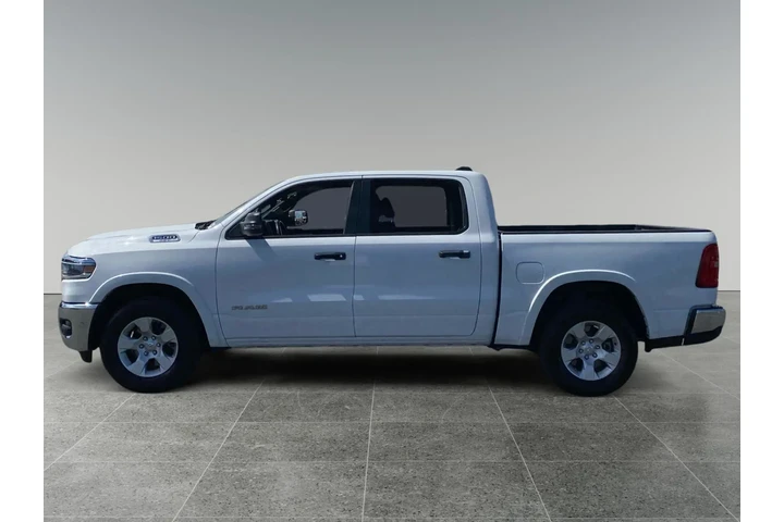 $39444 : Ram 1500 2025 4x4 Big Horn 4 image 2