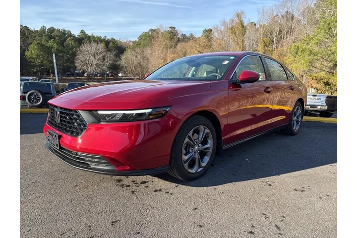 $28377 : Honda Accord 2024 EX 4dr Sed image 8