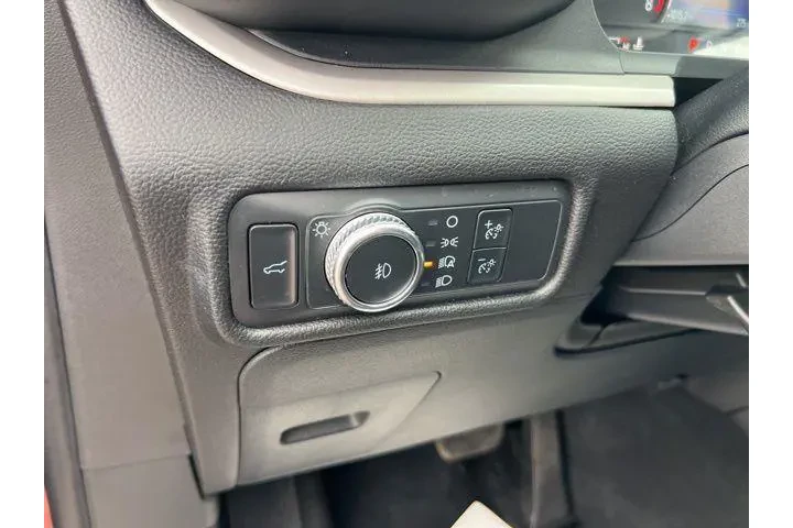 $27742 : Ford Explorer 2022 AWD XLT 4 image 8