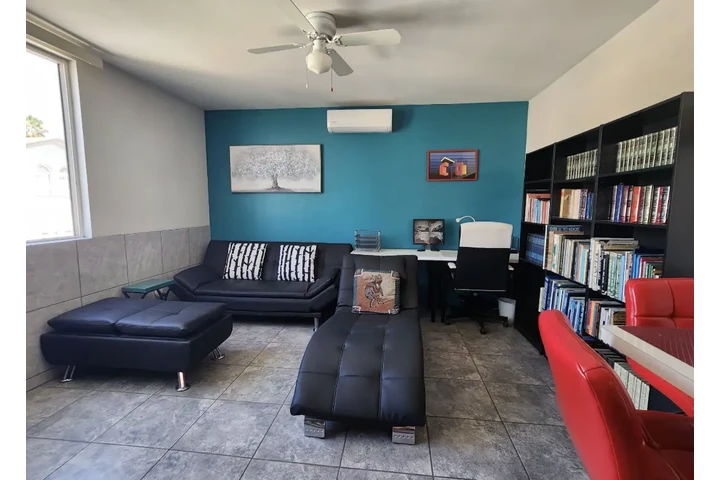 $1400 : AMUEBLADO/EQUIPADO/Zona Dorada image 9