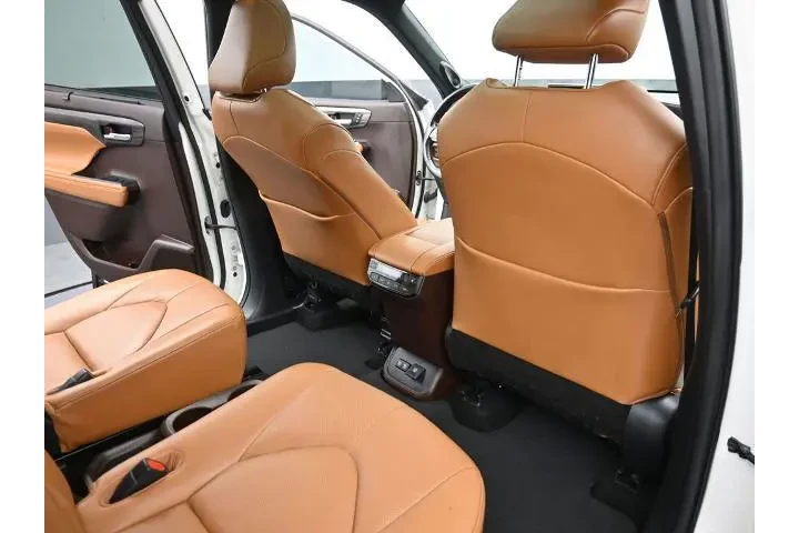 $28779 : Toyota Highlander 2020 AWD P image 10