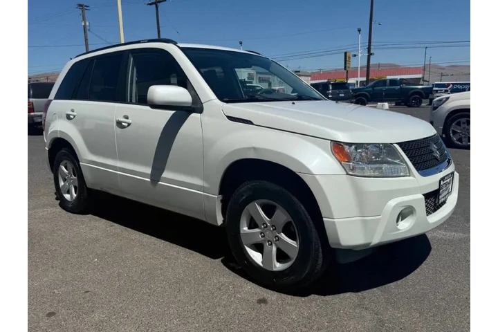 $7999 : 2009 Grand Vitara image 2