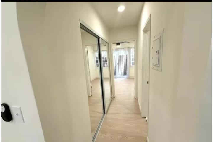 $2250 : 1 Bedroom Apartment Available image 7