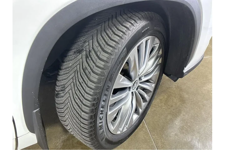 $36997 : Gold Certified2022 Highlander image 9