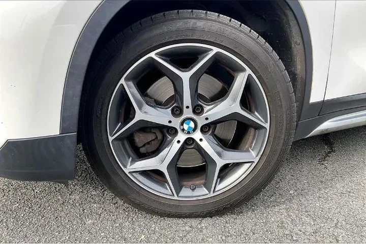 $14491 : BMW X1 2018 AWD xDrive28i 4d image 4