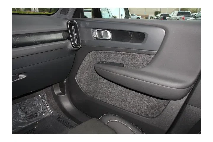 $25451 : Volvo C40 Recharge 2023 eAWD image 6