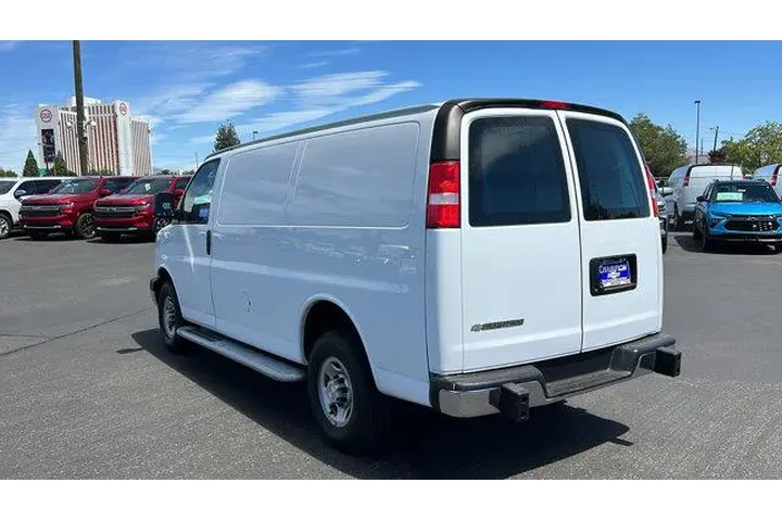 $35984 : Chevrolet Express 2022 2500 image 7