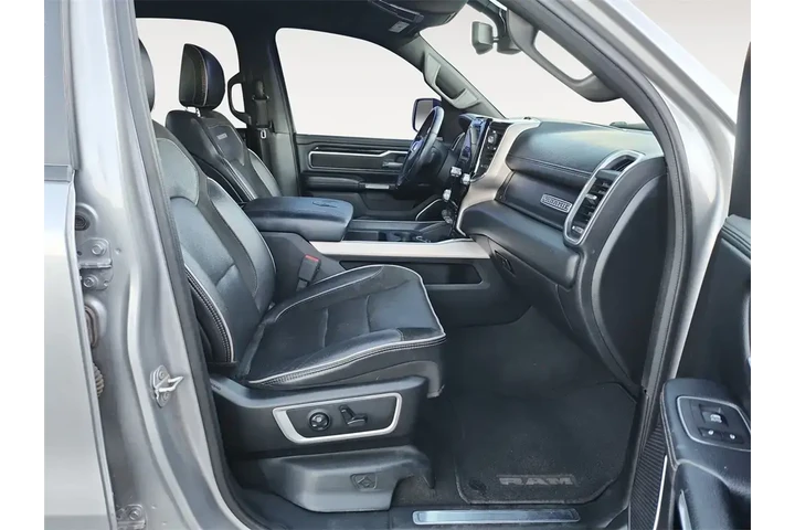 $28500 : Ram 1500 2019 4x2 Laramie 4d image 3