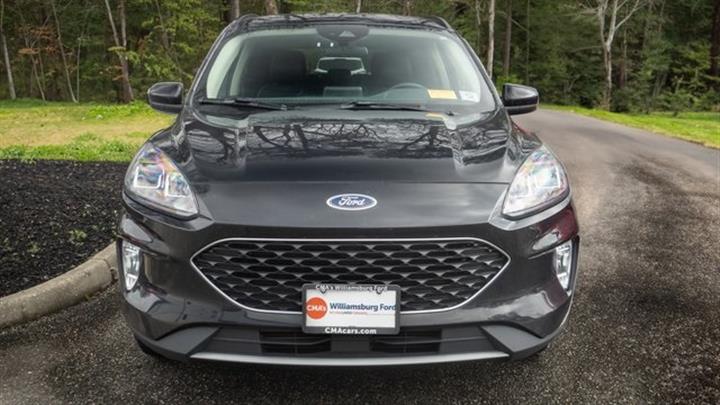 $20497 : PRE-OWNED 2020 FORD ESCAPE SEL image 2