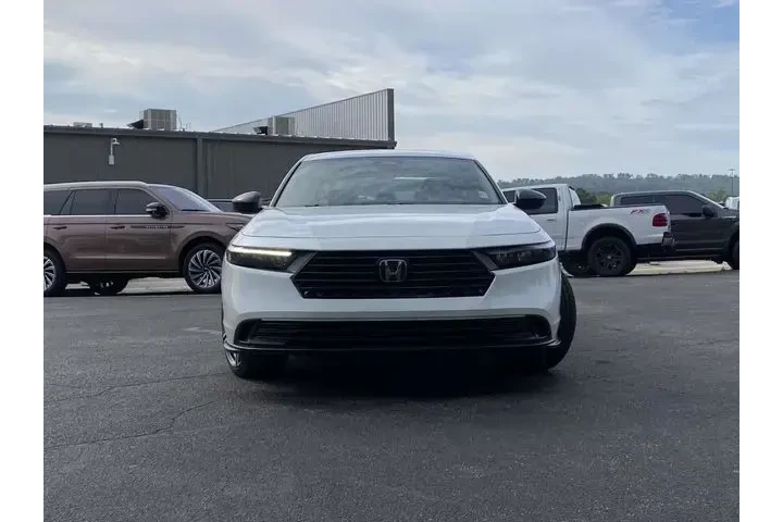 $26990 : Honda Accord Hybrid 2023 Spo image 9