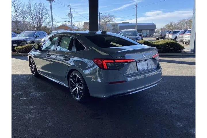 $21370 : Honda Civic 2024 Touring 4dr image 7