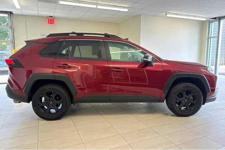 $33252 : Toyota RAV4 2021 AWD TRD Off image 3