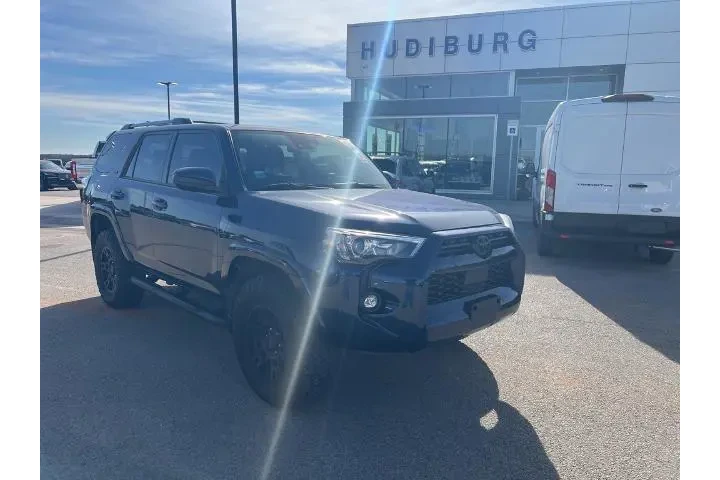 $37690 : Toyota 4Runner 2024 4x4 SR5 image 1