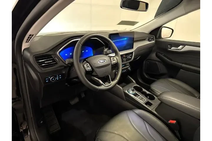 $31900 : Ford Escape Plug-In Hybrid 2 image 5