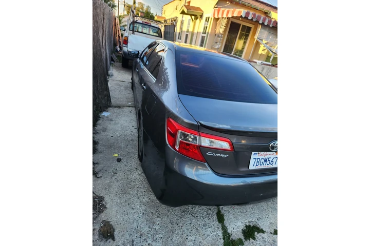 $7000 : Vendo camry2014 image 4
