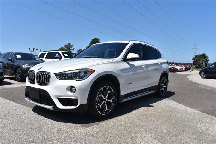 2017 BMW X1 sDrive28i image 1