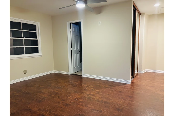 $1300 : Recámara con baño privado image 4