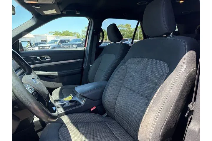 $17998 : Ford Explorer 2019 XLT 4dr S image 8