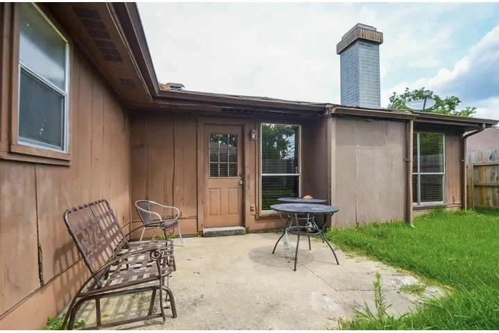 $1700 : Rent image 10