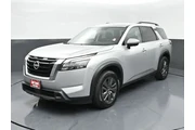 Nissan Pathfinder 2024 SV 4d