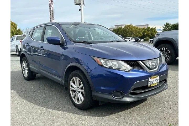 $15471 : Nissan Rogue Sport 2018 S 4d image 1