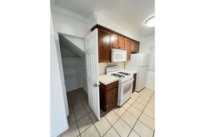 $1500 : 1 Bedroom Apt  in South La image 5