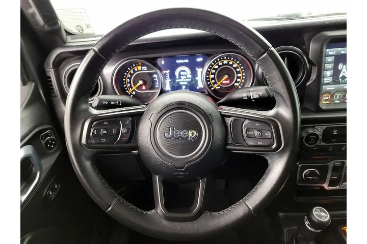 $29998 : Jeep Gladiator 2021 4x4 Cali image 10