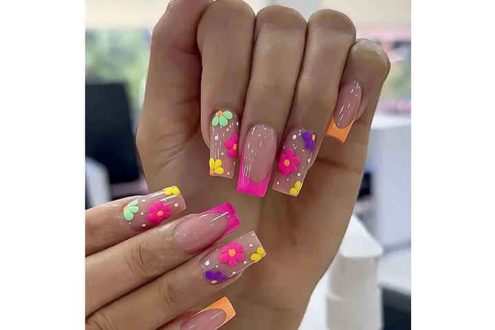 Necesitamos especialistas uñas image 3