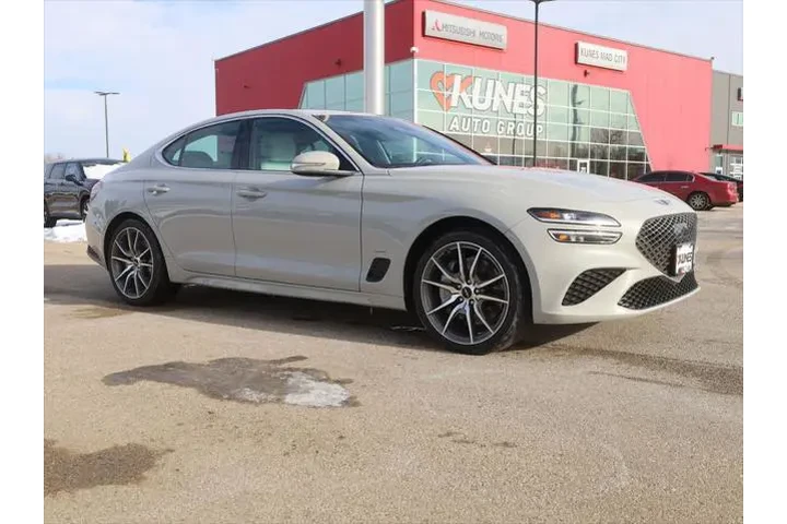 $29477 : Genesis G70 2025 2.5T Standa image 2