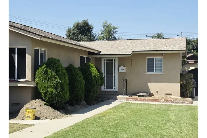 $1880 : ALL UTILITIES INCLUDED. image 2