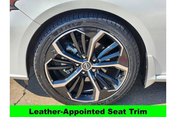 $21452 : Nissan Altima 2023 2.5 SR 4d image 9