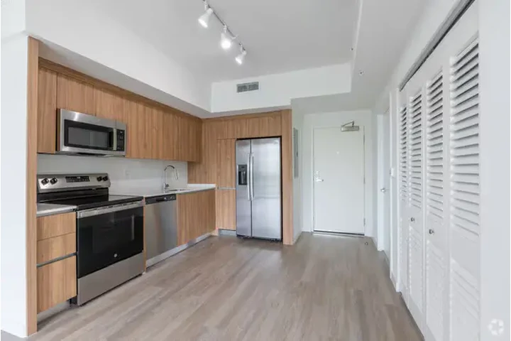 $1115 : 1bed 1bath image 5