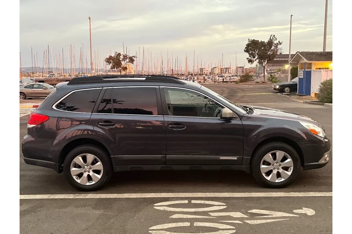 $9988 : 2010 Outback Ltd image 5