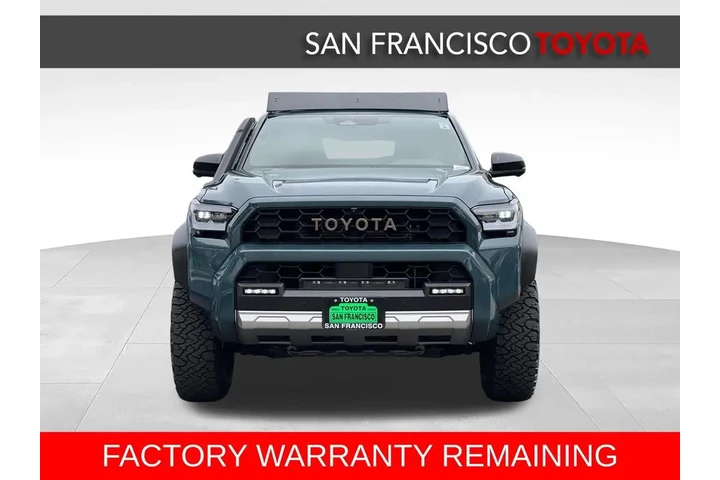$64888 : Gold Certified 2025 4Runner i image 8