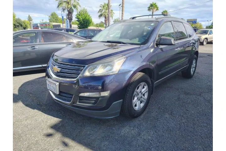 $7895 : 2015 Traverse LS image 3