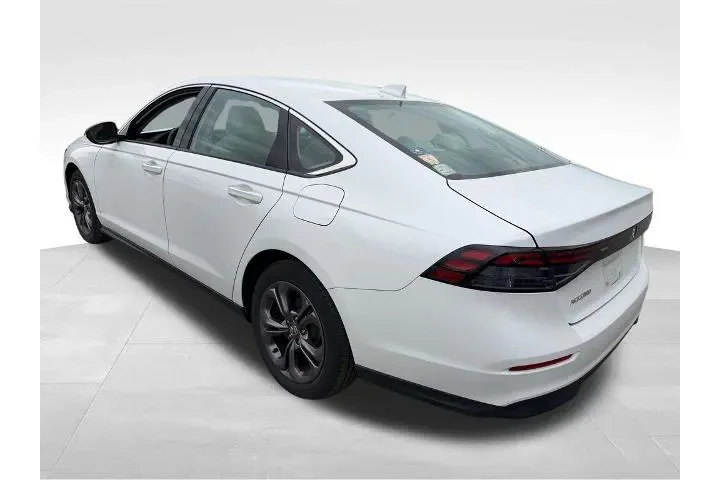 $25520 : Honda Accord 2023 EX 4dr Sed image 2