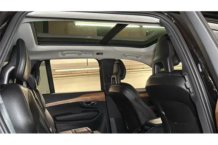 $29000 : Volvo XC90 2021 AWD T5 Momen image 8