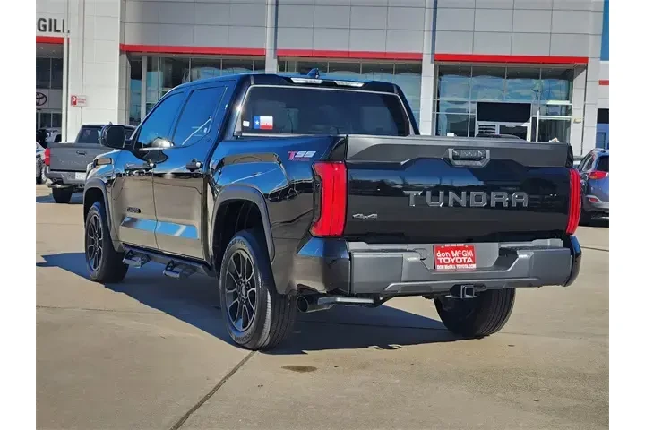 $39856 : Toyota Tundra 2023 4x4 SR5 4 image 5