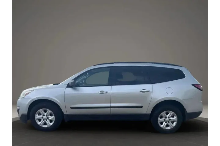 $6400 : 2015 Traverse LS image 5