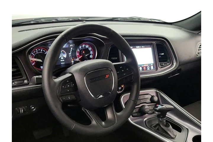 $23998 : Dodge Challenger 2017 SXT 2d image 9