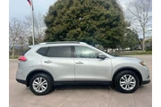 $8700 : 2016 Rogue SV thumbnail