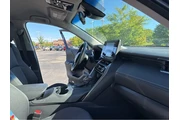 $25979 : 2021 Venza thumbnail
