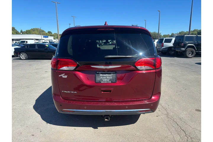 $7980 : 2017 Pacifica Touring-L Plus image 3