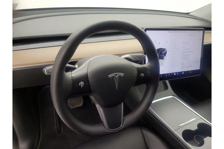 $28998 : Tesla Model Y 2023 AWD Long image 10
