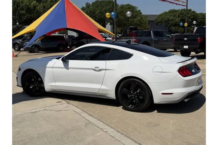 $31900 : Ford Mustang 2021 EcoBoost 2 image 7
