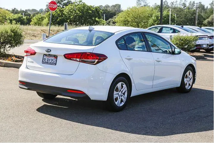 $9991 : Kia Forte 2018 LX 4dr Sedan image 5