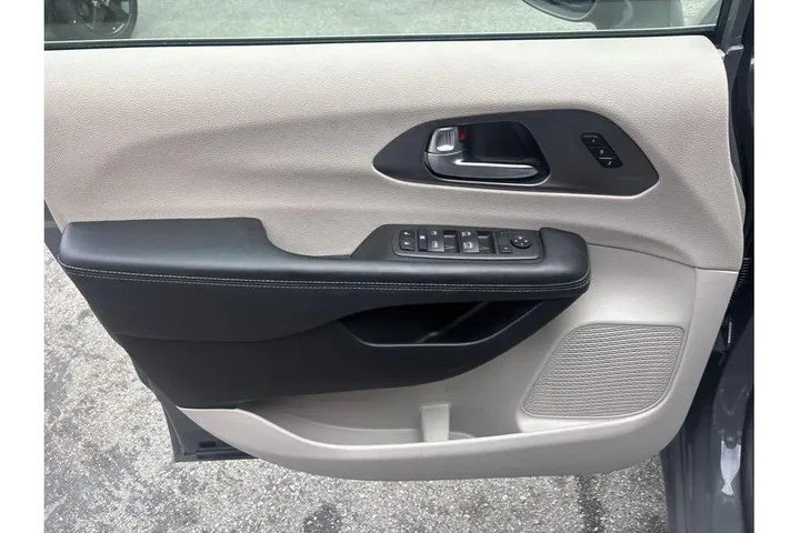 $21688 : Chrysler Pacifica 2022 Touri image 9