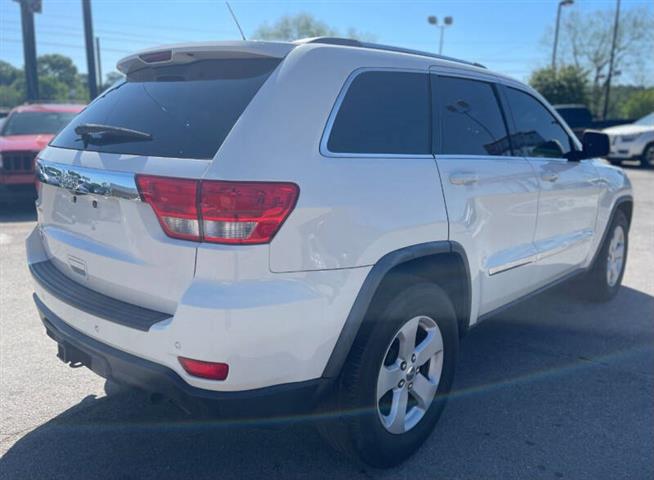 2012 Grand Cherokee image 5